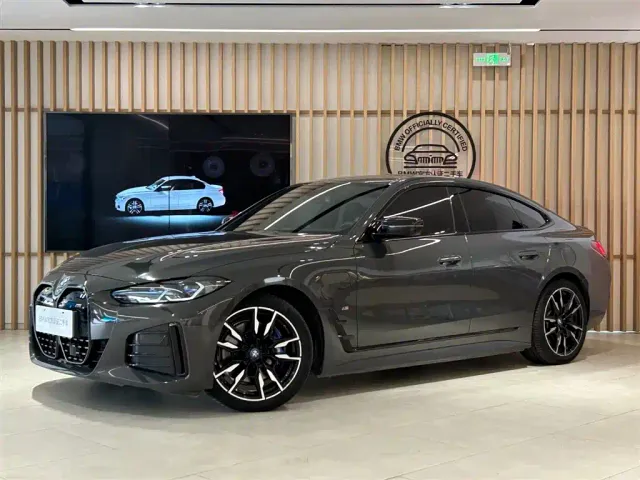 Фотография автомобиля — BMW i4