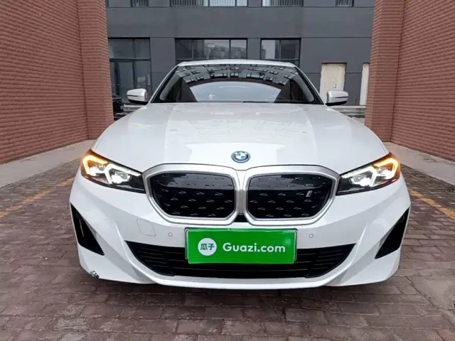 BMW i3 — Фото автомобиля 2