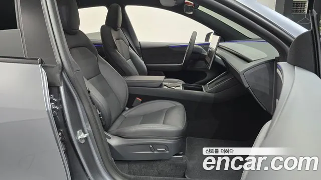 Tesla Model Y — Фото автомобиля 16