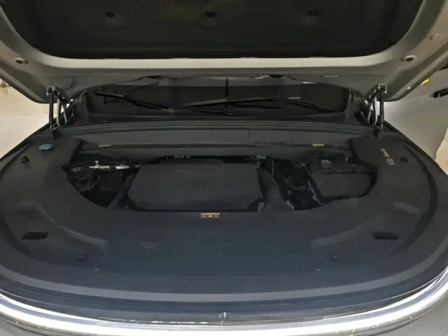 Li Auto L7 — Фото автомобиля 19