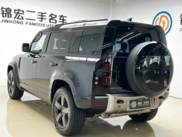 Land Rover Defender — Фото автомобиля 28