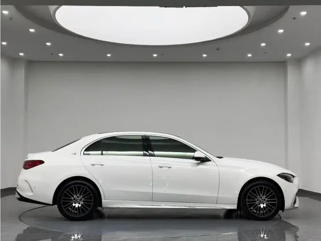 Mercedes-Benz C-Class — Фото автомобиля 4