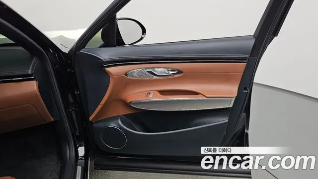 Genesis GV70 2.5T Бензин AWD — Фото автомобиля 24