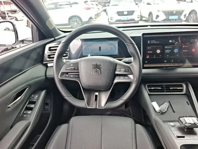 BYD Qin L — Фото автомобиля 10