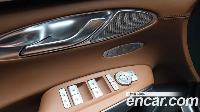 Genesis GV70 — Фото автомобиля 30