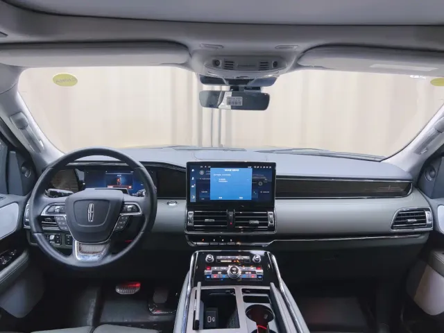 Lincoln Navigator — Фото автомобиля 13
