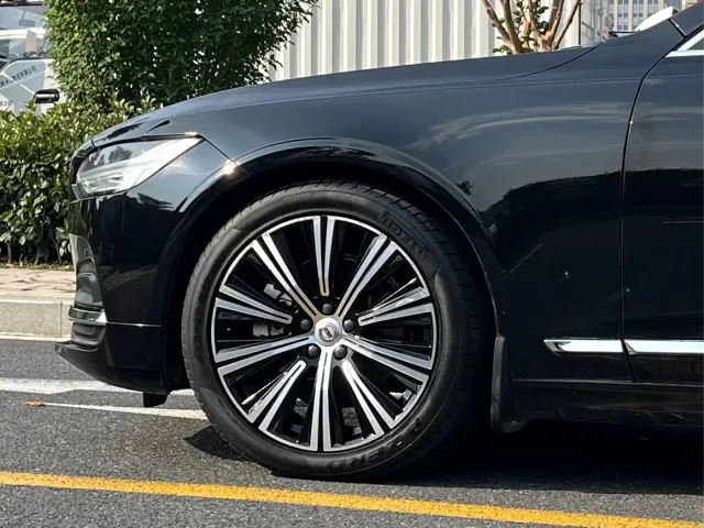 Volvo S90 — Фото автомобиля 8