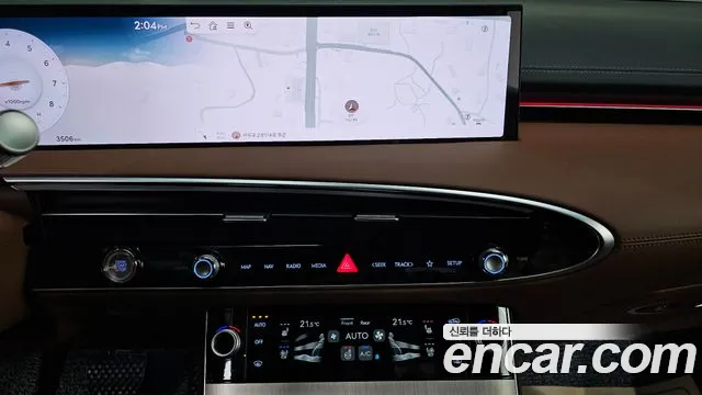 Genesis GV70 — Фото автомобиля 25