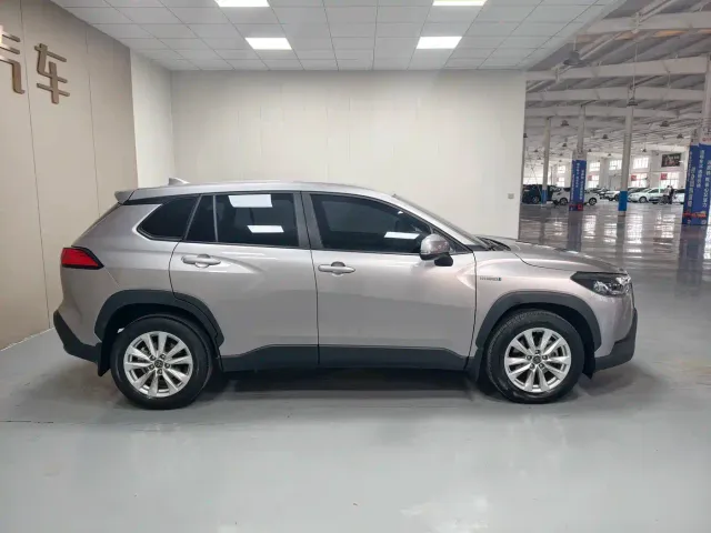 Toyota Corolla Cross — Фото автомобиля 8