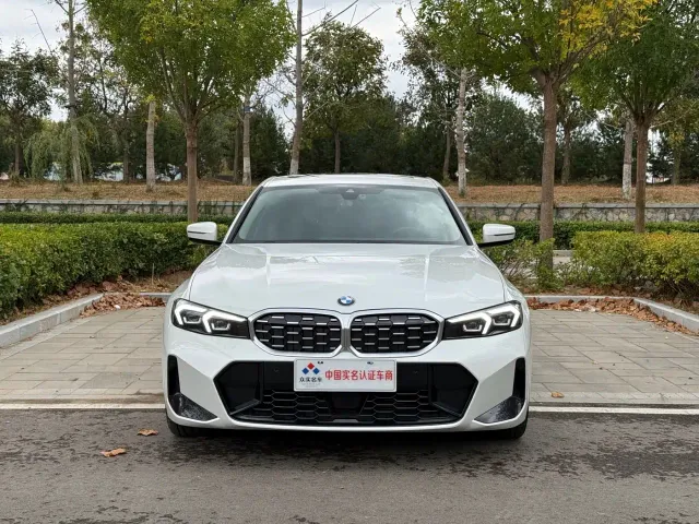 BMW 3 Series — Фото автомобиля 2