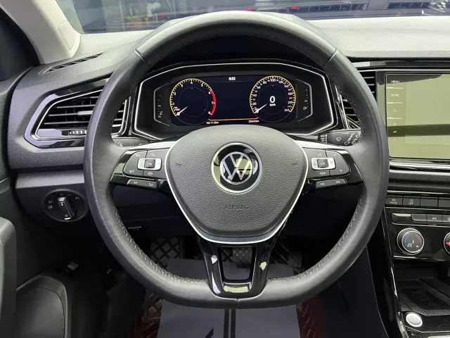 Volkswagen T-Roc — Фото автомобиля 10