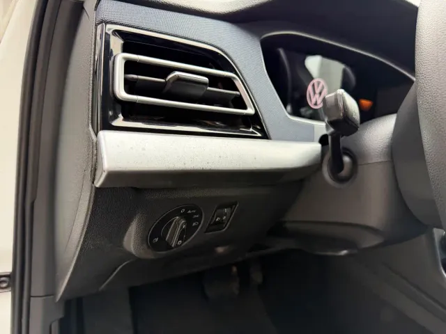 Volkswagen Lavida — Фото автомобиля 16