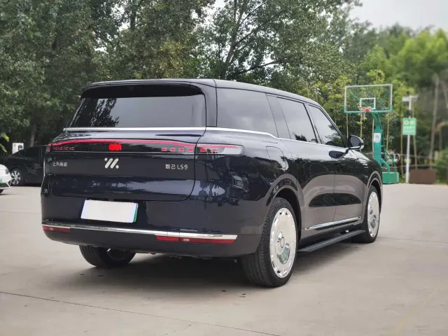 IM Motors LS9 — Фото автомобиля 24
