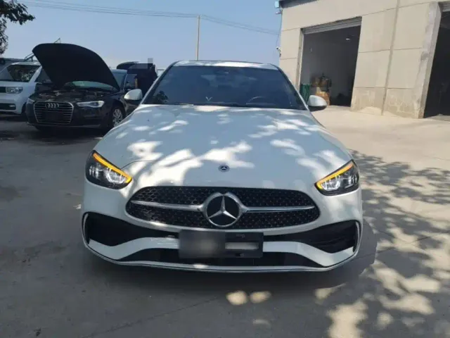 Mercedes-Benz C-Class — Фото автомобиля 2