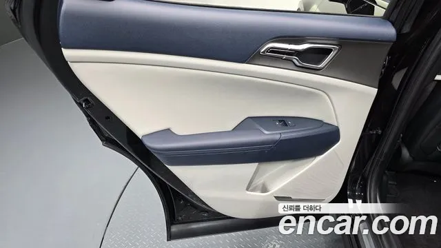 Kia Sportage Бензин 1.6 турбо 2WD — Фото автомобиля 5