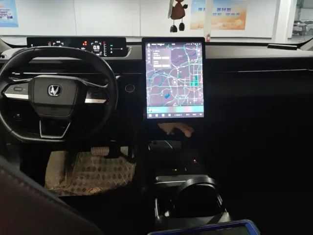 Changan Eado — Фото автомобиля 12