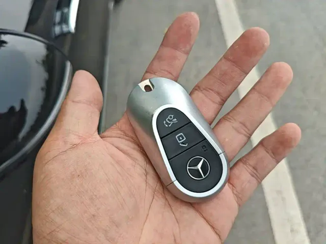 Mercedes-Benz Mercedes-Benz E-Class 2025 Facelift E 260 L — Фото автомобиля 8