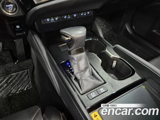 Lexus ES 7th Gen — Фото автомобиля 10