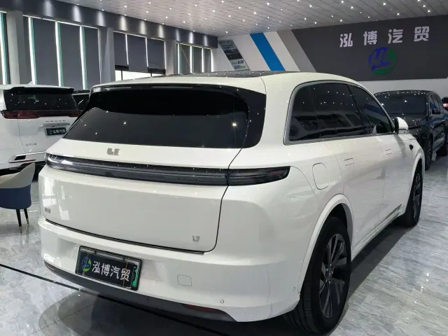 Li Auto L7 — Фото автомобиля 9