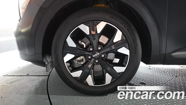 Kia Sportage Sportage 5-е поколение Бензин 1.6 Turbo 4WD — Фото автомобиля 5