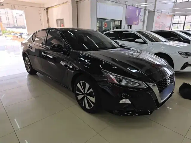 Nissan Teana — Фото автомобиля 3