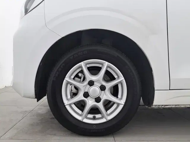 Roewe Clever — Фото автомобиля 17