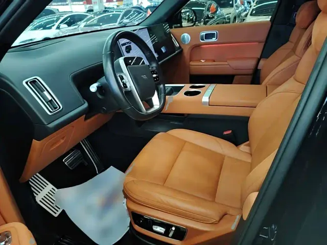 Li Auto L7 — Фото автомобиля 14