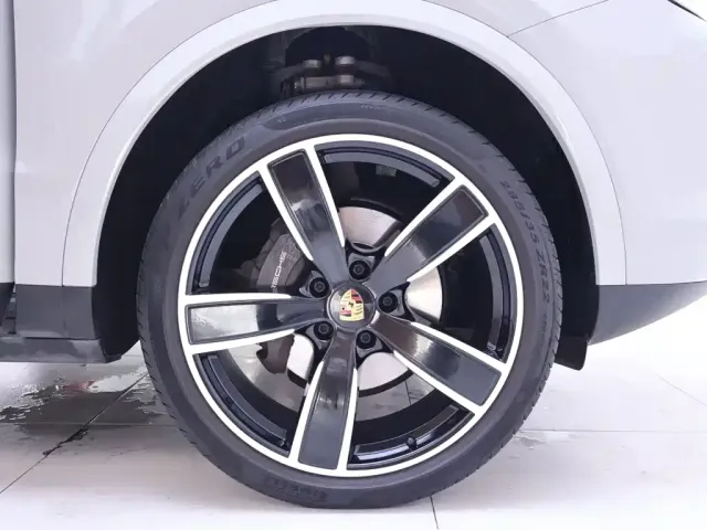 Porsche Cayenne — Фото автомобиля 6