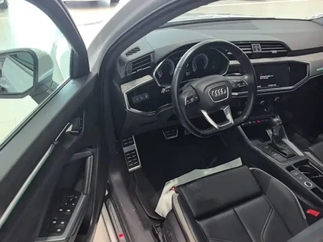 Audi Q3 — Фото автомобиля 15