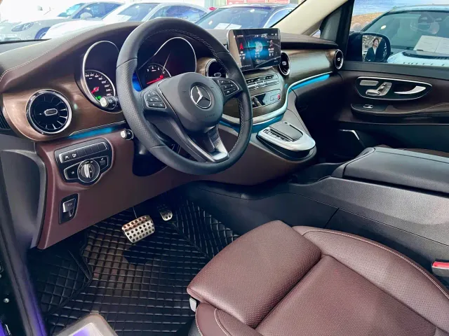 Mercedes-Benz V-Class — Фото автомобиля 7