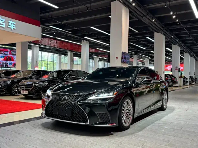 Фотография автомобиля — Lexus LS