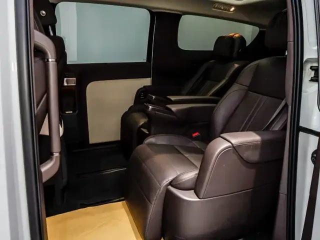Li Auto Li Auto MEGA 2024 Ultra — Фото автомобиля 6
