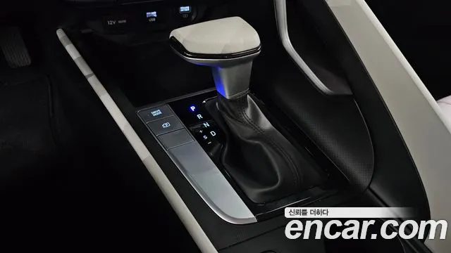 Hyundai Avante CN7 — Фото автомобиля 12