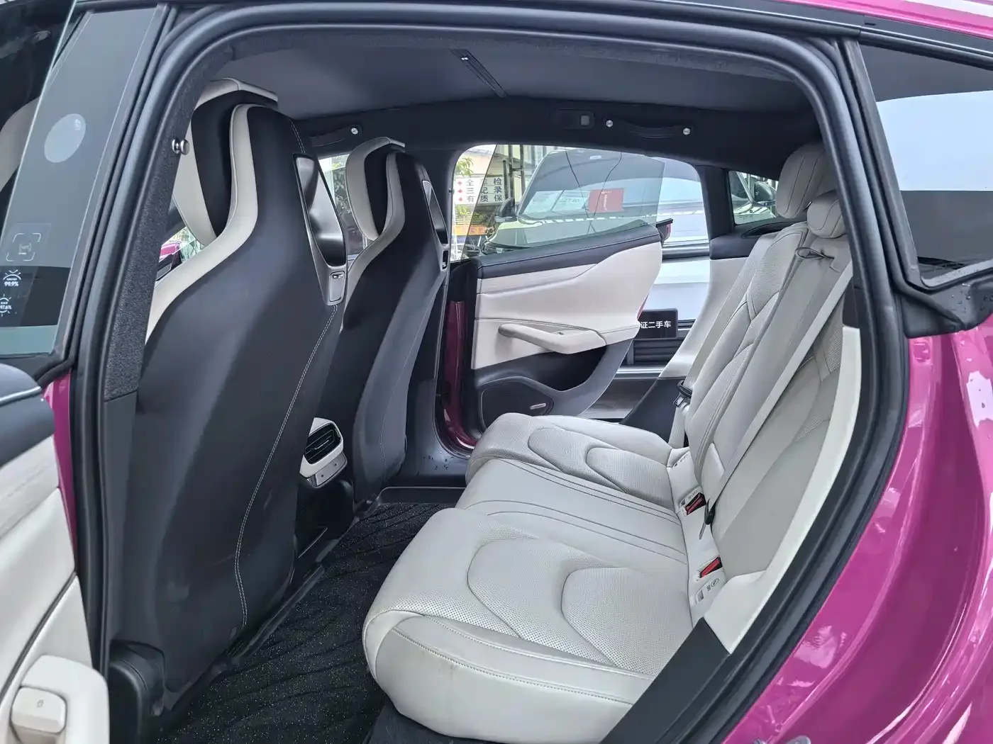 Xiaomi Auto Xiaomi SU7 2024 RWD Ultra Long Range Advanced Smart Driving Pro Edition — Фото автомобиля 10