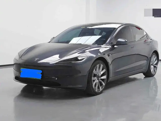 Фотография автомобиля — Tesla Model 3