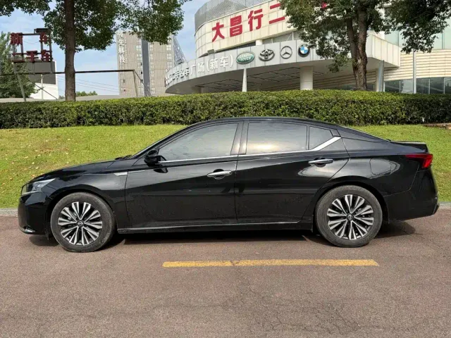 Nissan Teana — Фото автомобиля 3