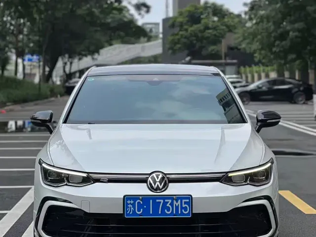 Фотография автомобиля — Volkswagen Golf