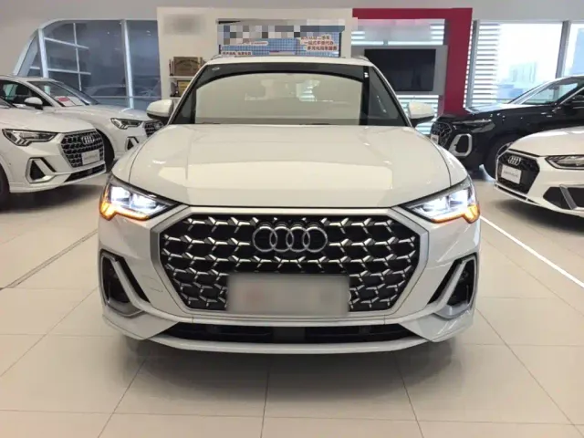 Audi Q3 — Фото автомобиля 2
