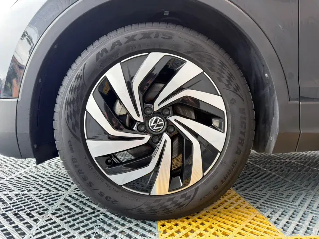Volkswagen Tiguan L — Фото автомобиля 8