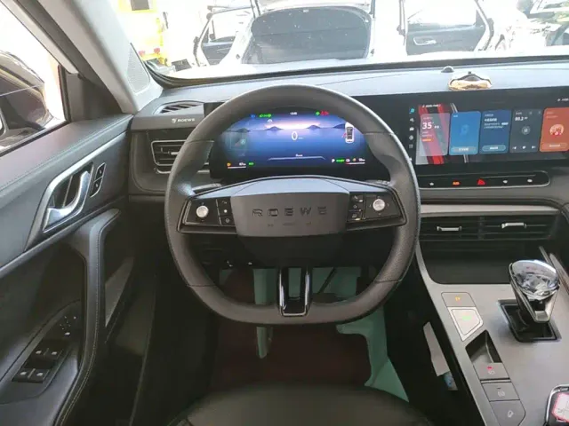 Roewe RX5 — Фото автомобиля 10