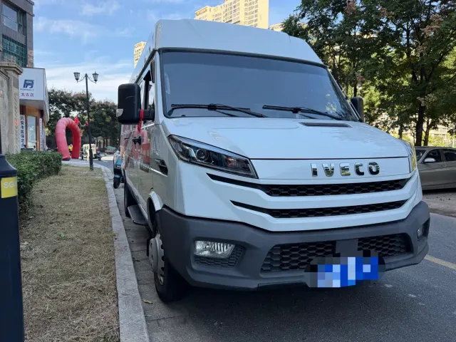 Iveco Daily — Фото автомобиля 3