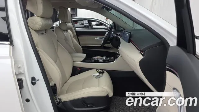 Genesis GV70 — Фото автомобиля 17