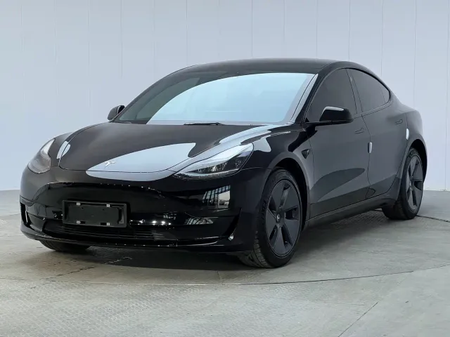 Фотография автомобиля — Tesla Model 3