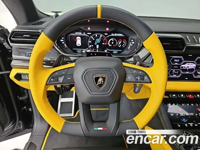 Lamborghini Urus — Фото автомобиля 9