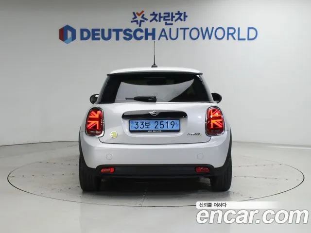 MINI Cooper Electric — Фото автомобиля 4
