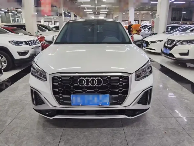 Audi Q2L — Фото автомобиля 2