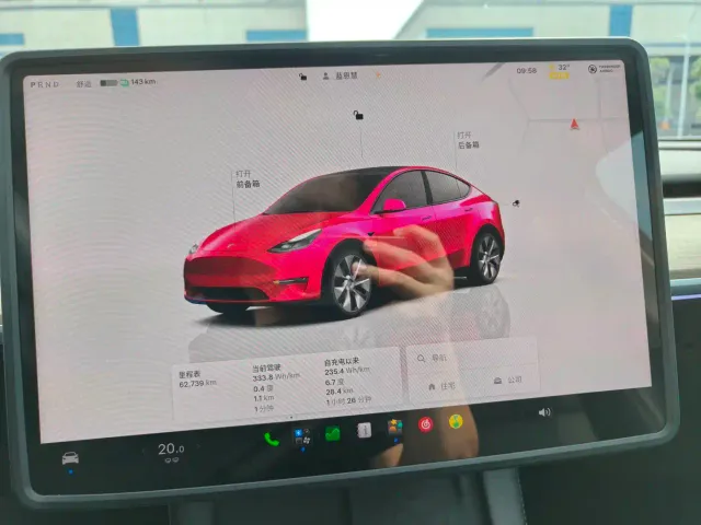 Tesla Model Y — Фото автомобиля 8