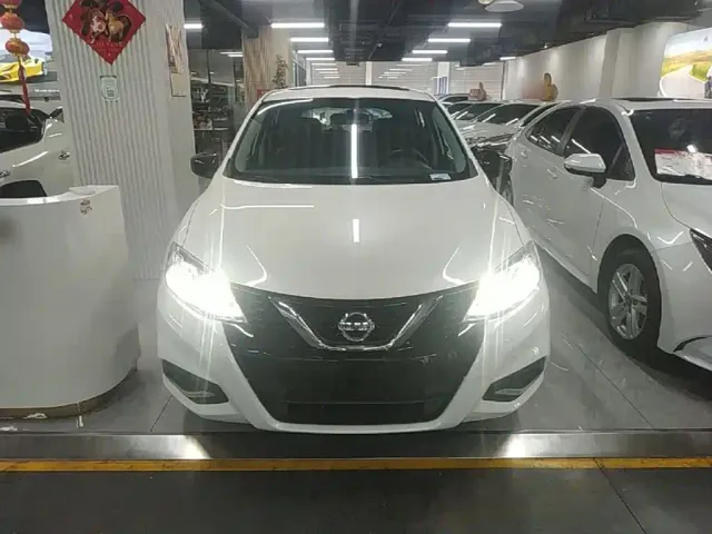 Nissan Tiida 2021 1.6L CVT Cool Edition — Фото автомобиля 2