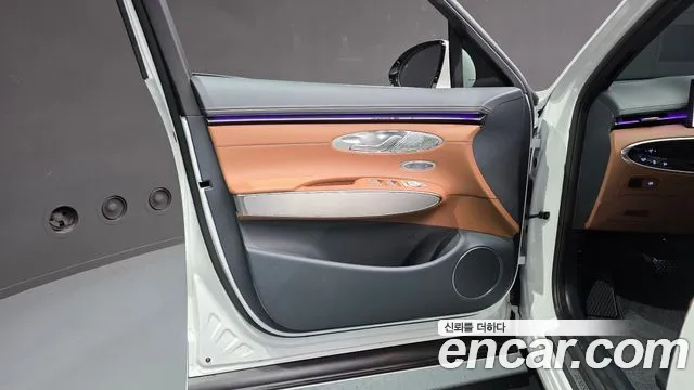 Genesis GV70 2.5T Бензин 2WD — Фото автомобиля 21