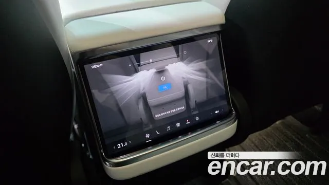 Tesla Model X — Фото автомобиля 29